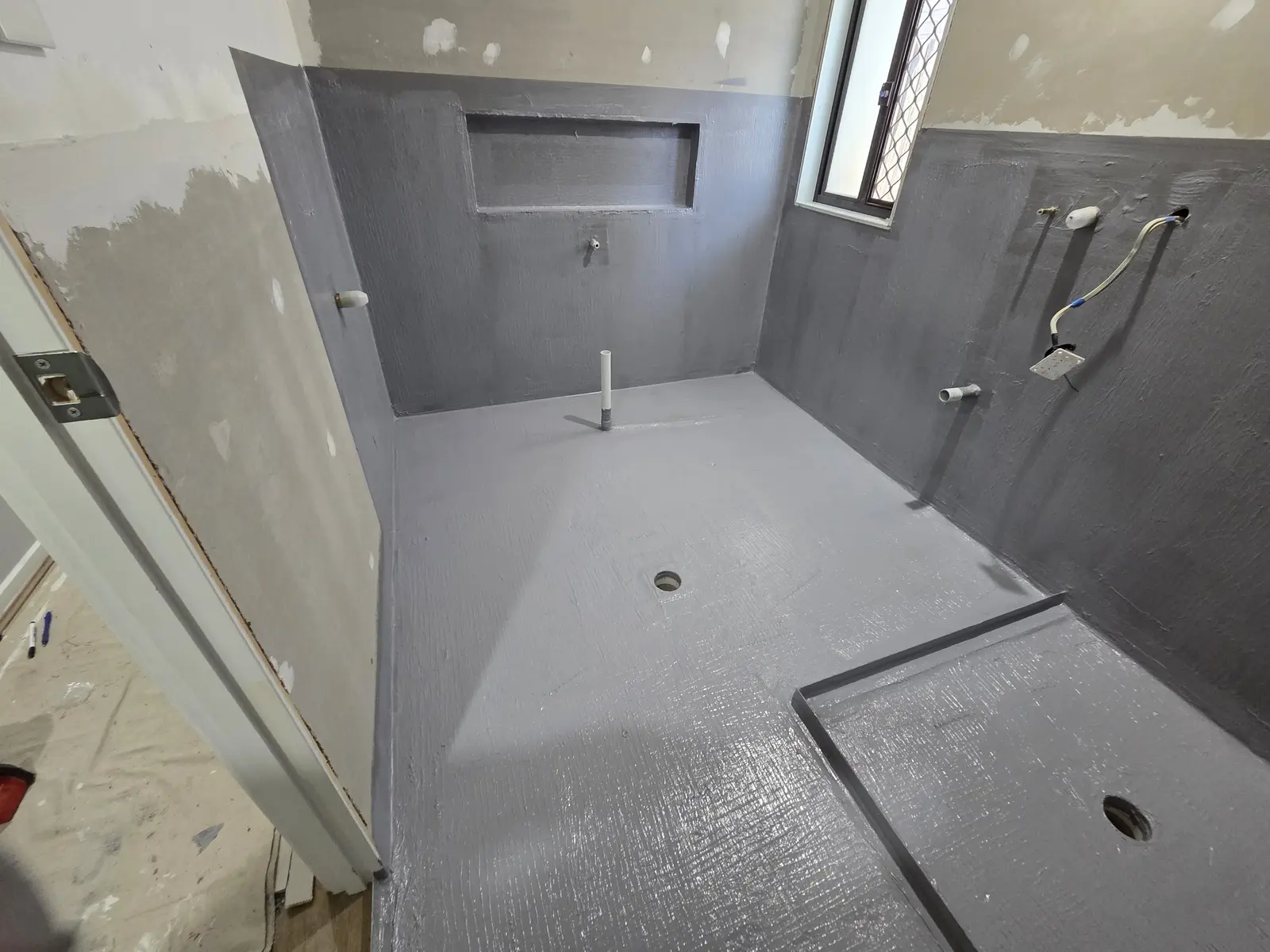 Professional leak detection team